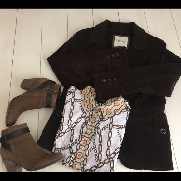 French Curve Print Button Down - Picture 7 of 8